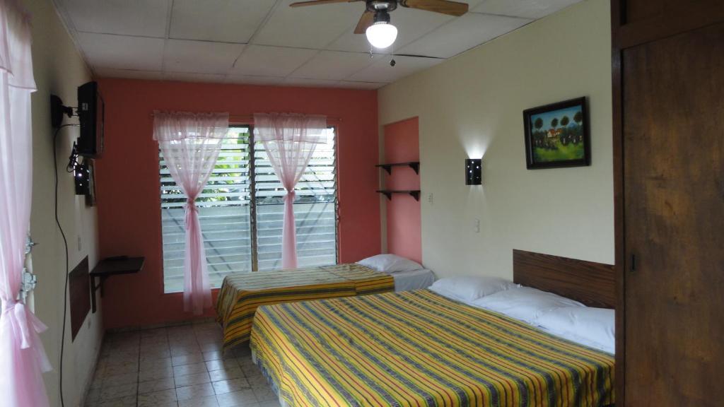 Hostal Dona Marta San Salvador Room photo